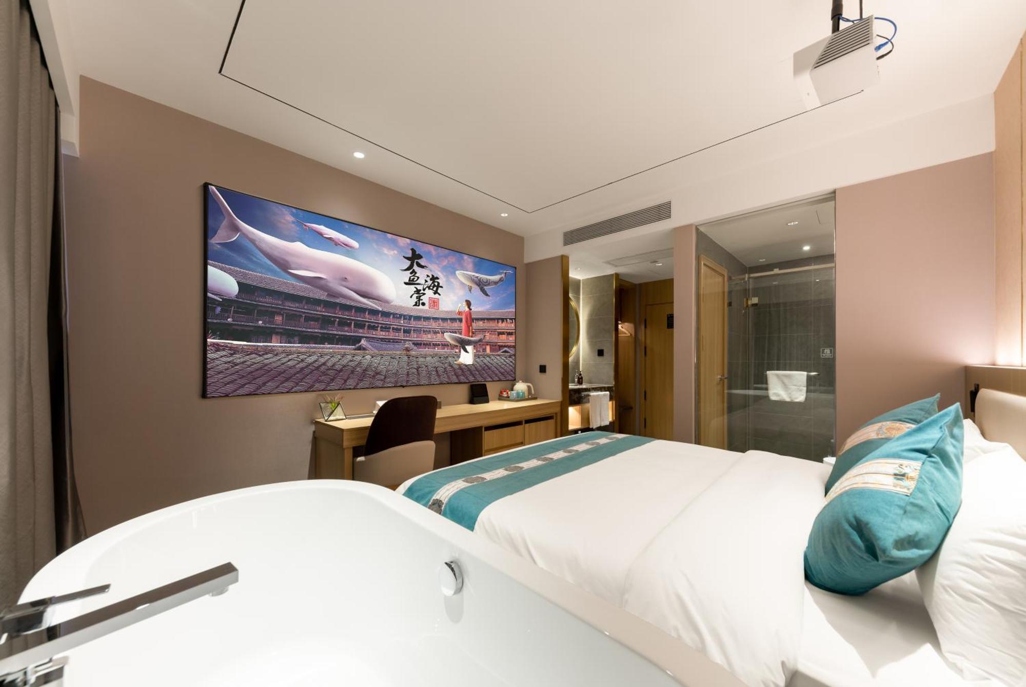 East Sacred Hotel--Very Near Beijing Tiananmen Square ,The Forbidden City,The Temple Of Heaven ,3 Minutes' Walk To Wangfujing Subway ,Located In The Center Of Beijing, Many Shopping Malls Around,Newly Renovated Hotel-Able To Receive Foreign Guests Exterior photo A room at the hotel